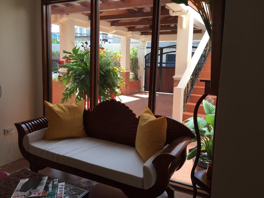 레가스피 Casa Roces B&B 외부 사진