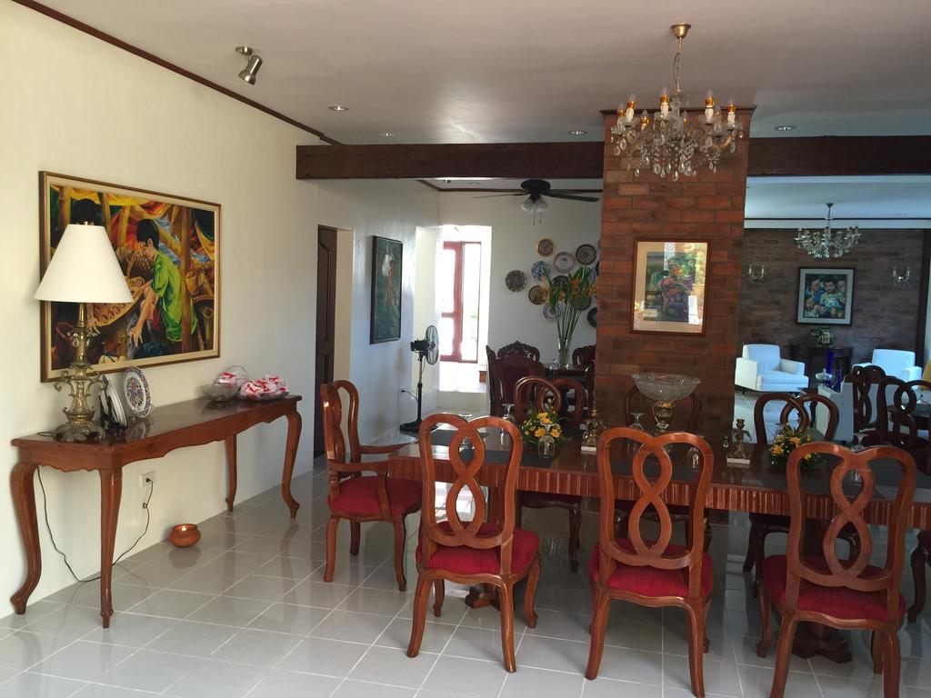 레가스피 Casa Roces B&B 외부 사진