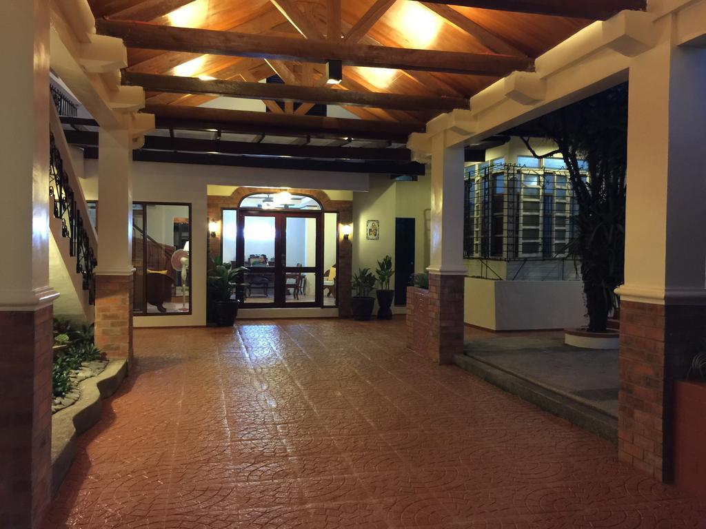 레가스피 Casa Roces B&B 외부 사진