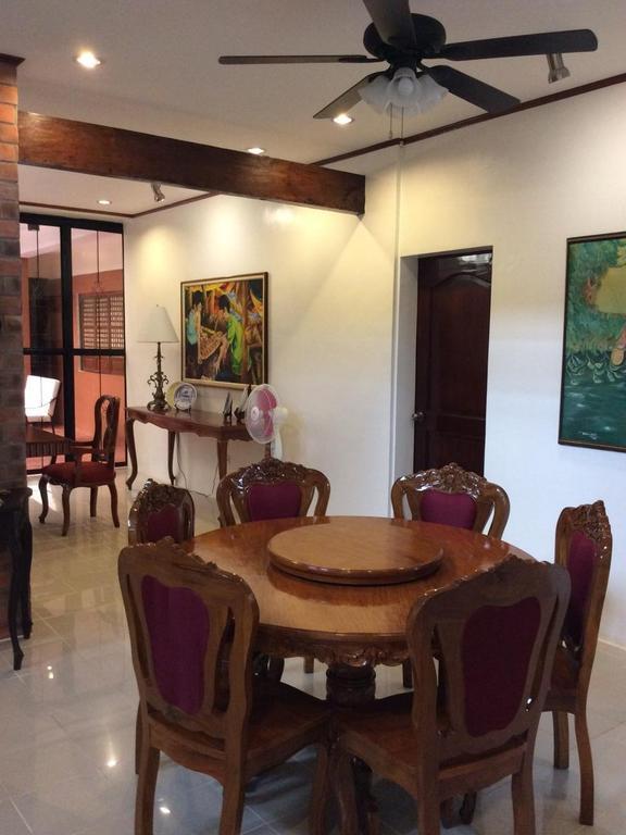 레가스피 Casa Roces B&B 외부 사진